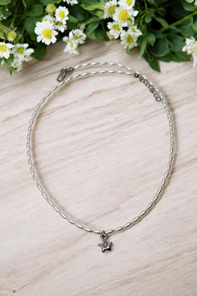 EUROMODA Star Design Flat Pearl Beaded Necklace