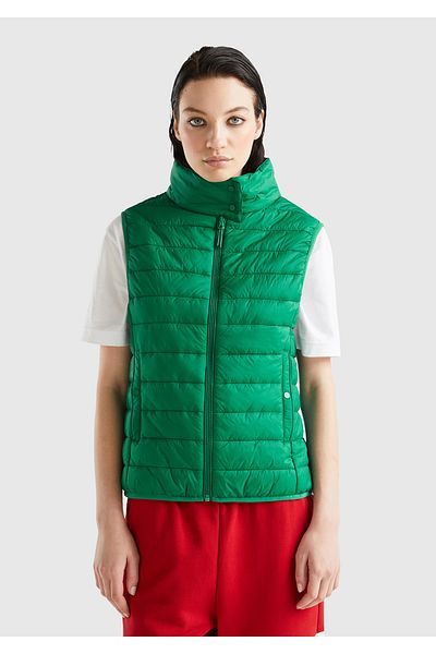 United Colors of Benetton سترة نسائية من البوليستر المُعاد تدويره باللون الأخضر