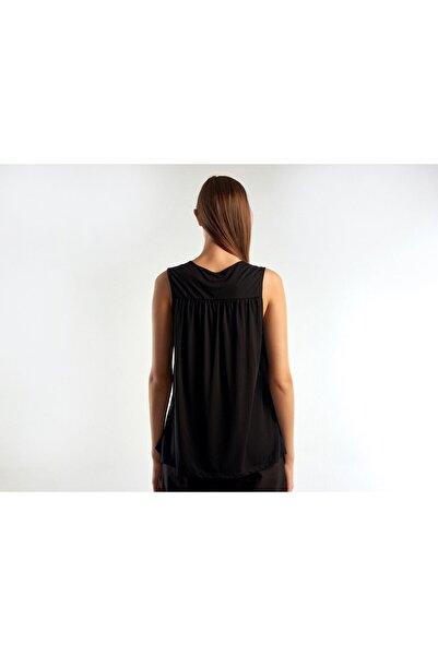 United Colors of Benetton Black Liyosel V-neck Women's T-shirt