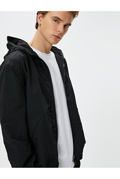 Koton Εποχιακή τσέπη με φερμουάρ με κουκούλα και τυπωμένη ετικέτα