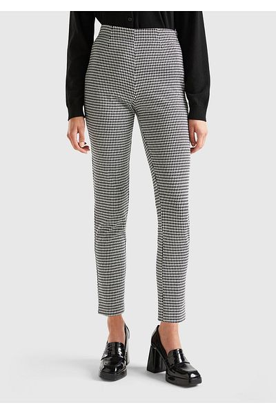 United Colors of Benetton Women's Black-White Polyviscose Skinny Fit Trousers with Houndstooth Pattern