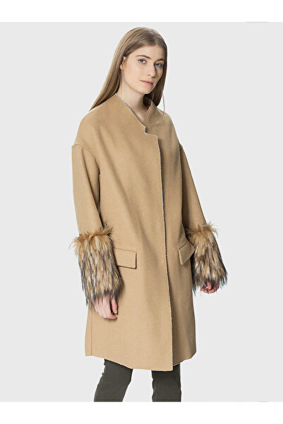 Roman Kürk Detaylı Kadın Kaban Bej - Mavi MDKBN126_423