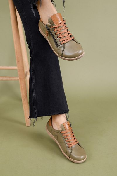Getcho Dobran Women's Genuine Leather Green Tan Shoes