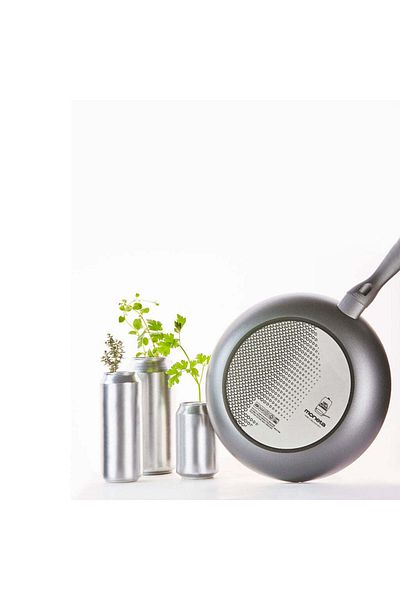 moneta Pan with Width of 20 cm