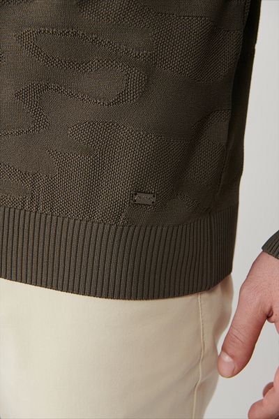 Avva Khakifarbener Rayon-Strickpullover mit Rundhalsausschnitt und Tarnmuster für Herren A32y5046