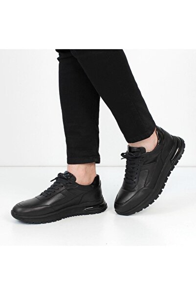 Celal Gültekin Erkek Siyah Bağcıklı Kalın Tabanlı Deri Sneaker