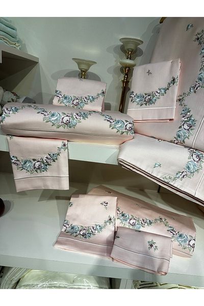 incisecrethome Multicolor Embroidered Bed Cover Set