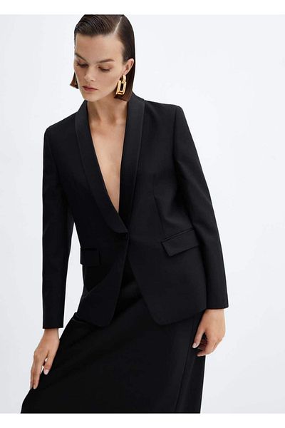 MANGO Woman Blazerjacke aus Wolle mit Satinkragen