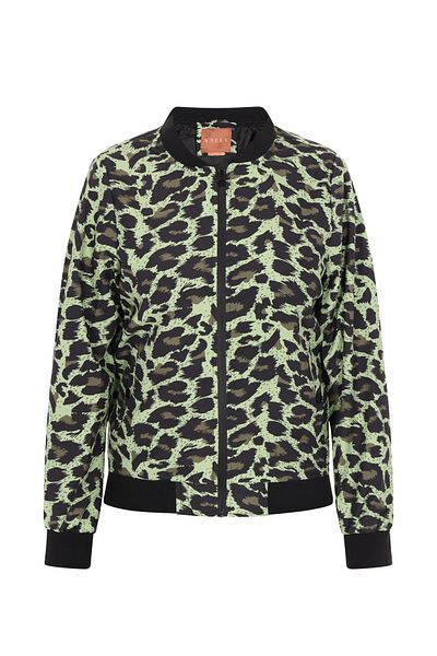NALLY JACKE