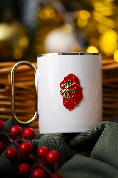 ACAR Lisburn Christmas Red Gift Box Mug - 190 ml