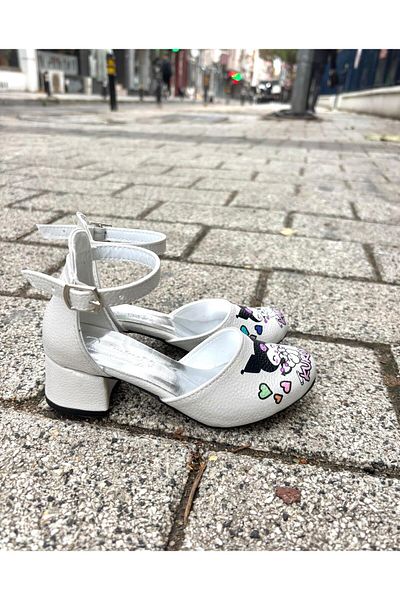 ÇOCUKLARIN HAYAL DÜNYASI Children's high heels
