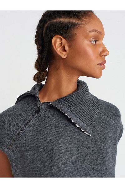 Dilvin 10667 Model Smoked Knitwear Sweater - Zippered Collar, Size M.