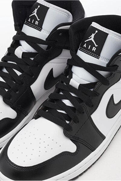 Nike Air Jordan Siyah Beyaz 🏀 - Şıklığı ve Konforu Keşfedin!