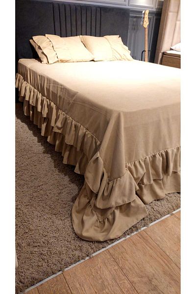 Hobizer Textile Mother's Day Ruffled Bedspread Double Size Two Throw Pillows 230X250 cm