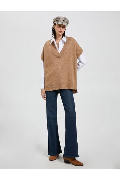 Koton Pullover mit V-Ausschnitt in Übergröße