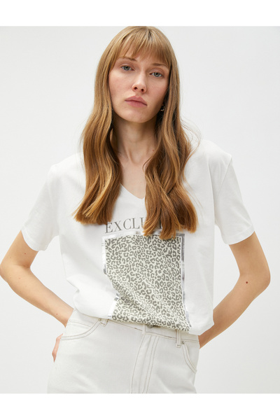 Koton Μπλουζάκι με φωτεινό εμπριμέ κοντό μανίκι, βαμβακερό λαιμόκοψη