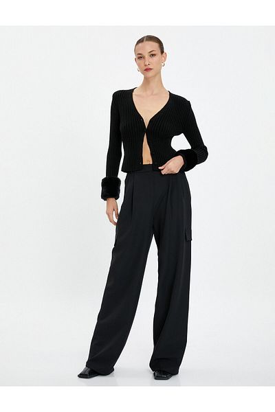 Koton Knitwear Cardigan Faux Fur Detailed Buttoned V-Neck Ribbed