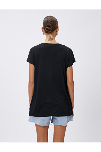 Koton Základní tričko s výstřihem do V a detailem rozparku