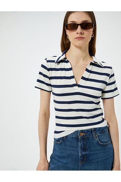 Koton Tricou cu mânecă scurtă cu guler polo în amestec de viscoză