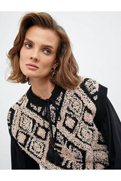 Koton Melis Ağazat X Koton - Bisiklet Yaka Dokulu Örgü Süveter