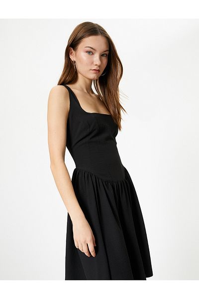 Koton Minikleid mit dicken Trägern, schmale Passform, U-Kragen