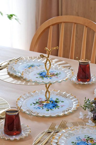 Glore Tiete Gold Gilt Glass Cookie Holder