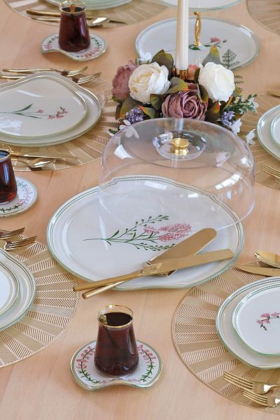 Glore Crocus Gold Gilded Glass Cake Bowl