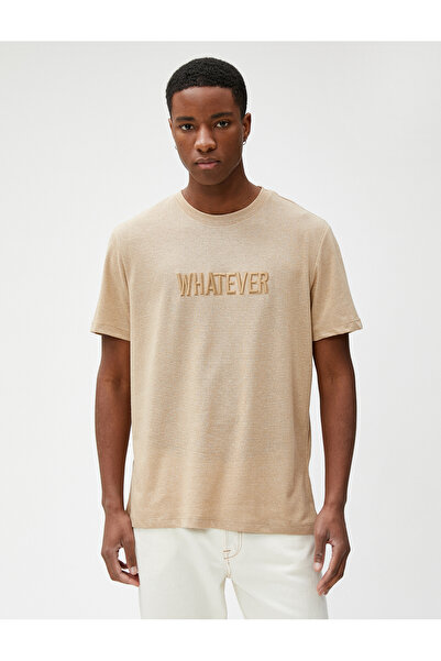 Koton Tričko s vyšívaným sloganem, texturovaným výstřihem a krátkým rukávem