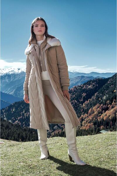 Zühre Yakası Kürk ve Kemer Detaylı Bej Şişme Mont 12764