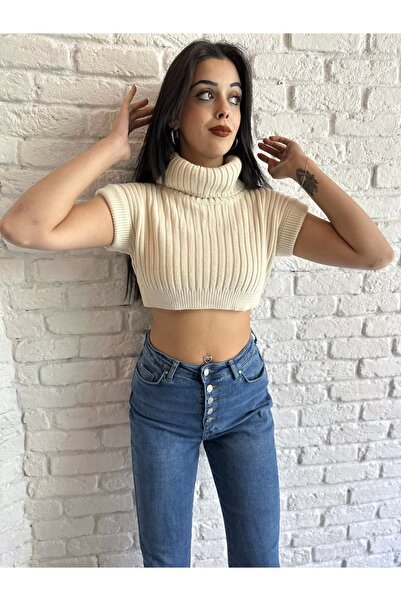 moneta boutique Turtleneck Ecru Soft Textured Knitwear Crop Sweater