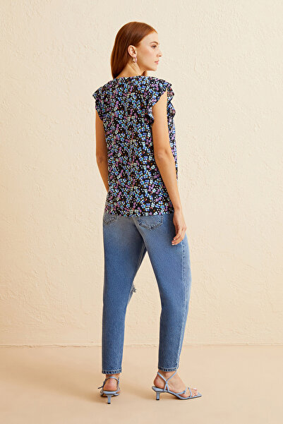 Naramaxx V-Neck Pleat Detailed Blouse