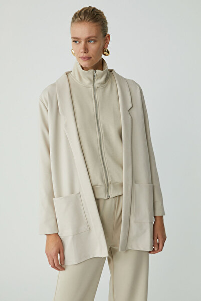 ETHIQUET Blazer pentru femei Nora, tricotat din oțel, cu buzunare false din țesătură interlock, cu guler înfășurat Jachetă lungă de culoare piatră