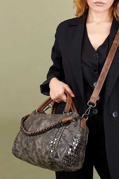 Getcho Yasur Women's Chain Detailed Crossbody Bag