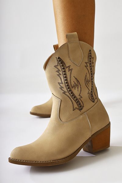 Limoya Fiza Cream/Beige - Western γυναικείο μποτάκι με κεντημένο καρφιτσωμένο λεπτομέρεια