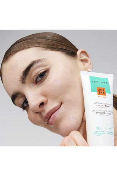 SEPHORA Smoothing Cleanser Exfoliates + Facial Cleansing Gel