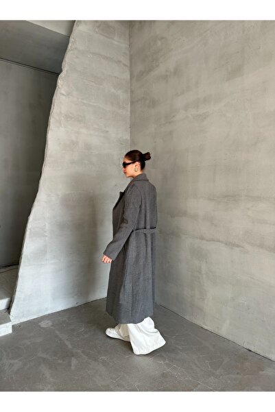 My Blog Sötétszürke öves bélelt kabát zsebrészlettel