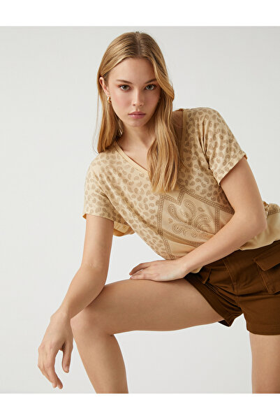 Koton Μπλουζάκι με σχέδιο με κοντό μανίκι με λαιμόκοψη