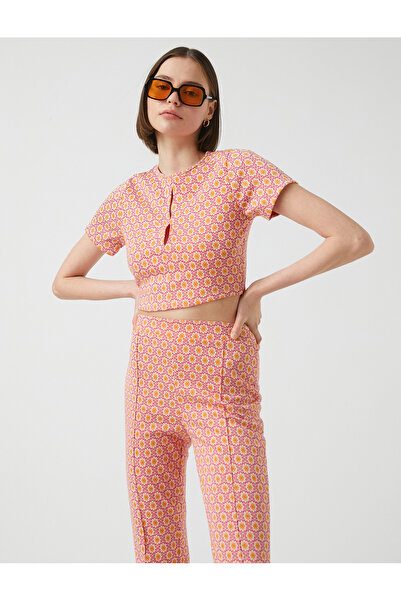 Koton Crop Window Detailed Short Sleeve T-Shirt