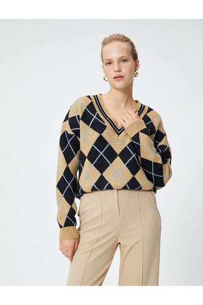 Koton V-Neck Diamond Patterned Oversize Knitwear Sweater