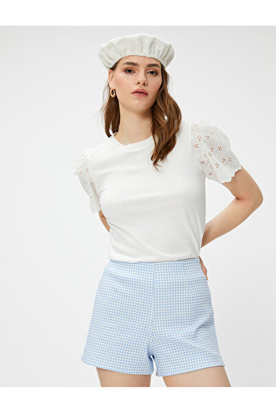 Koton Mini Yırtmaç Detaylı Şort