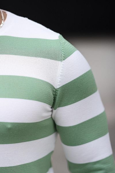 Valiberta Crew Neck Thin Knitwear Men's Sweater - Green Knitted Stripes