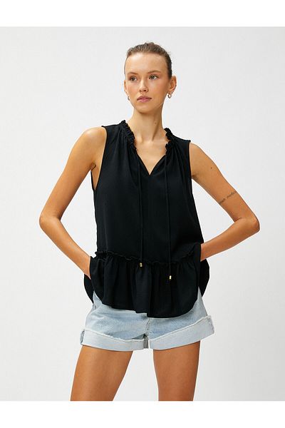 Koton Ärmellose Bluse mit Rüschen, detaillierter, prächtiger Kragen