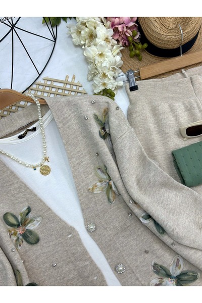 YEDİLALE Flowered Knitting Set