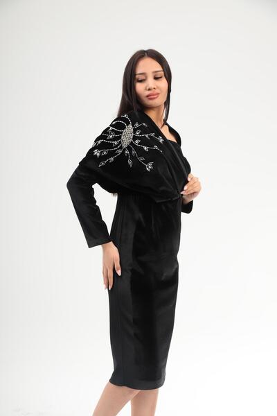 Aperla Uzun Kollu Taş İşlemeli Midi Boy Kadife Abiye Elbise