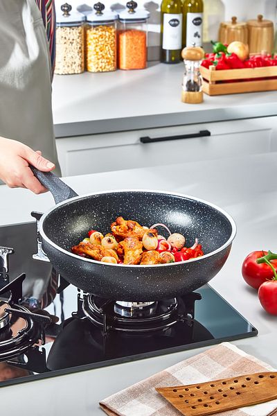 Esta Cast Granite Wok Pan
