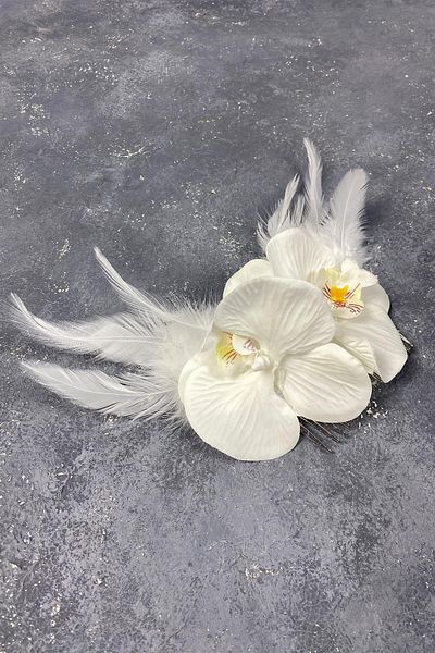 Hayalperest boncuk Outer Shot Hair Clip with Orchid and Feather Combs