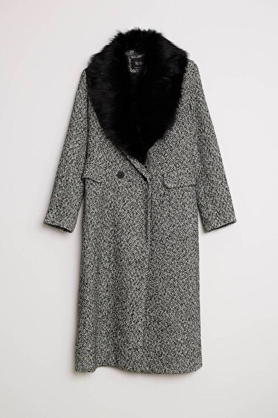 Store YAKA KÜRK DETAYLI SİYAH BEYAZ TÜVİT KABAN