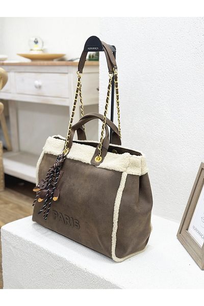 NUR KARACA 25K25096 Geantă de umăr și braț din pluș - Detaliu accesoriu