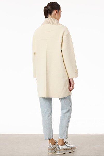 Tığ Triko Çoban Düğme Detaylı Triko Kaban EKRU