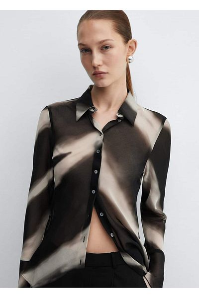 MANGO Woman Полупрозрачна риза с шарки